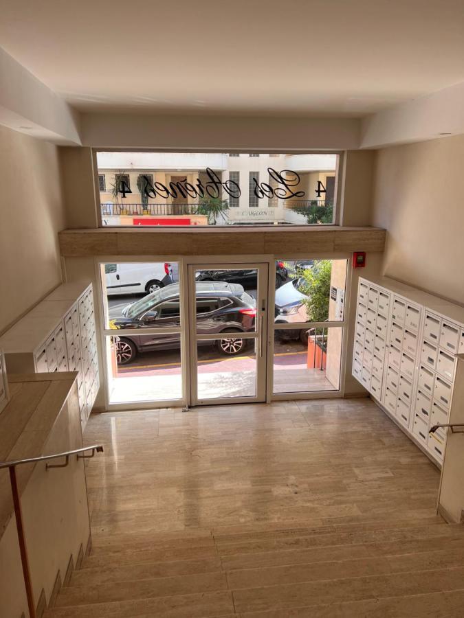 Les Arenes - Centre, 2 Pieces Recemment Renove De 45 M2 Avec Sa Terrasse De 10 M2 Apartment *