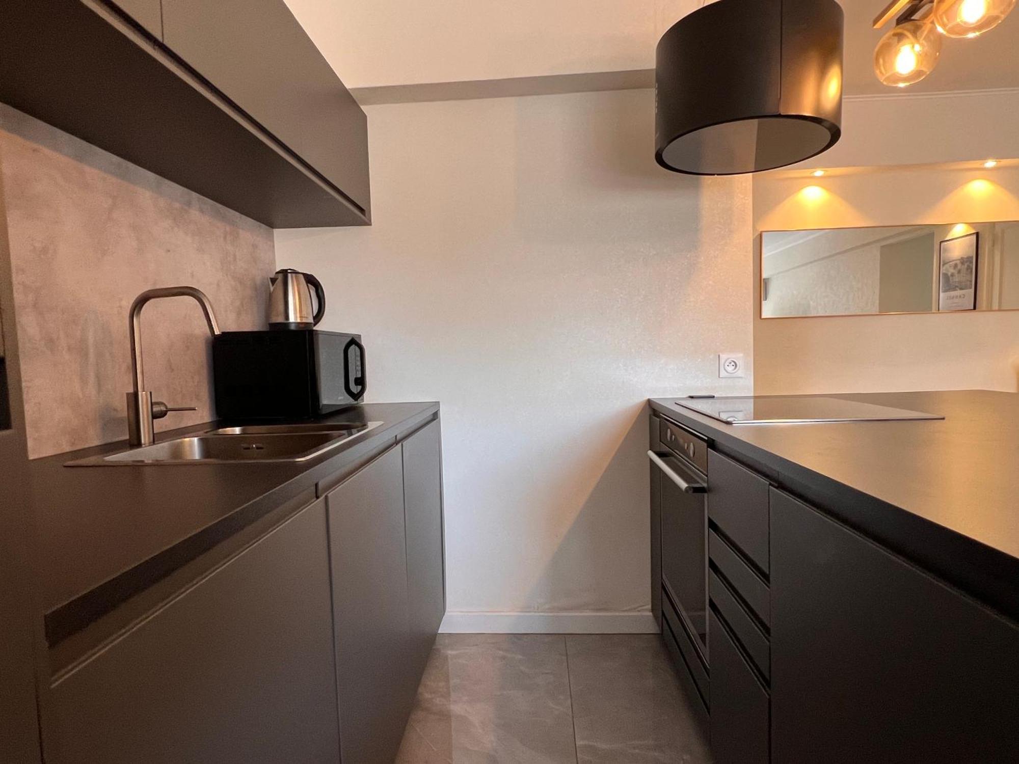 Les Arenes - Centre, 2 Pieces Recemment Renove De 45 M2 Avec Sa Terrasse De 10 M2 Apartment